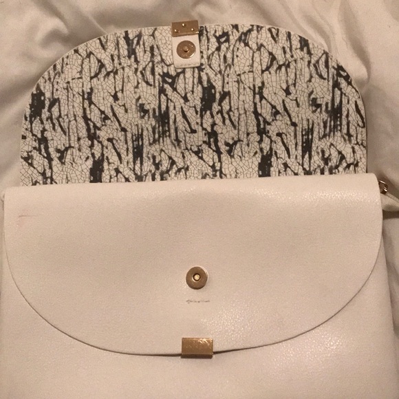 Purse - Picture 2 of 5